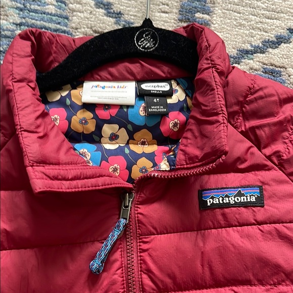 Patagonia Burgundy Quilted Jacket - Picture 2 of 3